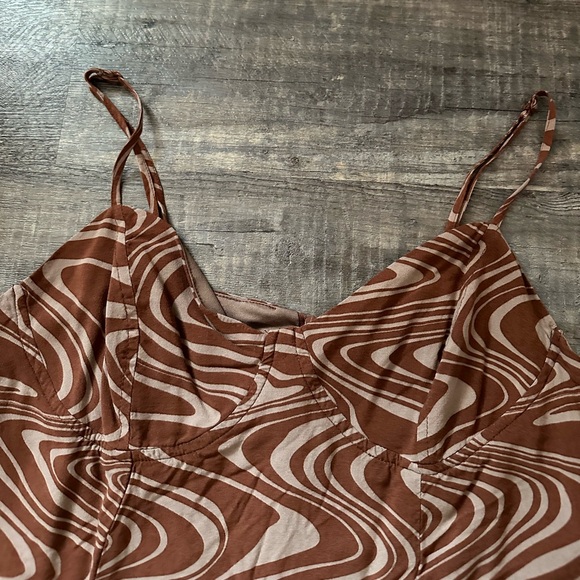 La Hearts Patterned Tank Top - Picture 2 of 6